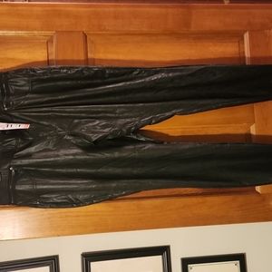 NWT Hue Faux Leather Leggings